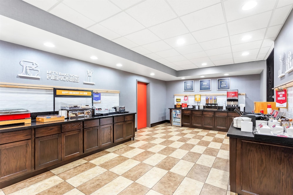 Hampton Inn DeKalb IL - photo 27