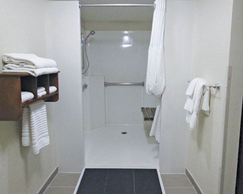 Garner Hotel Butte by IHG - photo 40