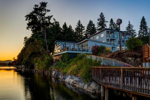 Manana Resort and Marina - carbon neutral hotel in Ladysmith