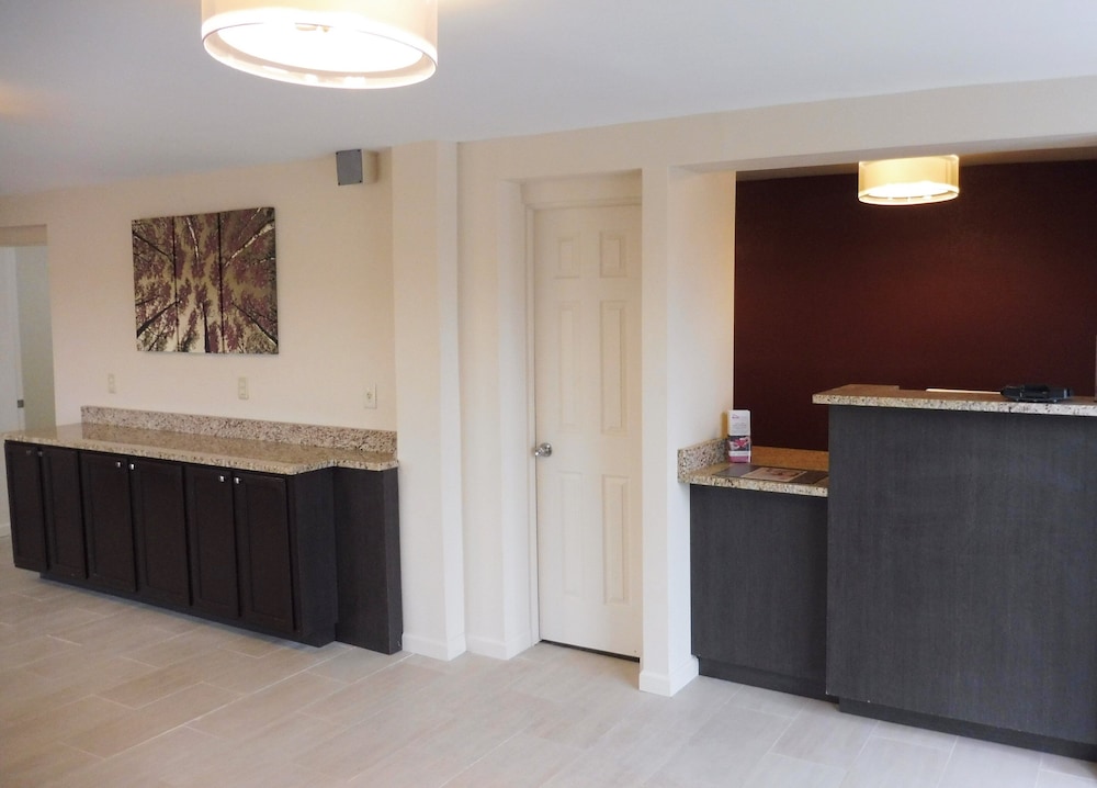 Red Roof Inn Fredericksburg South - photo 3