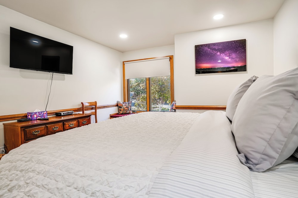 1 Mi to Wintergreen Resort Mtn View Condo - photo 14