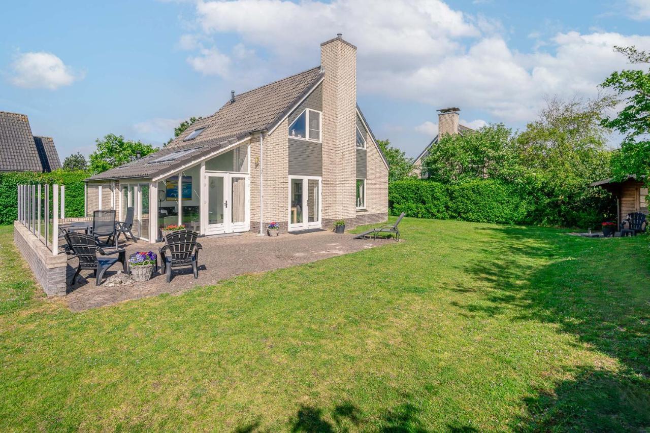 Villapark Kamperfoelie 83 in De Koog, Netherlands