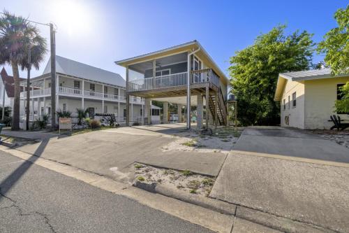 Beach Shack - carbon neutral hotel in Unknown City