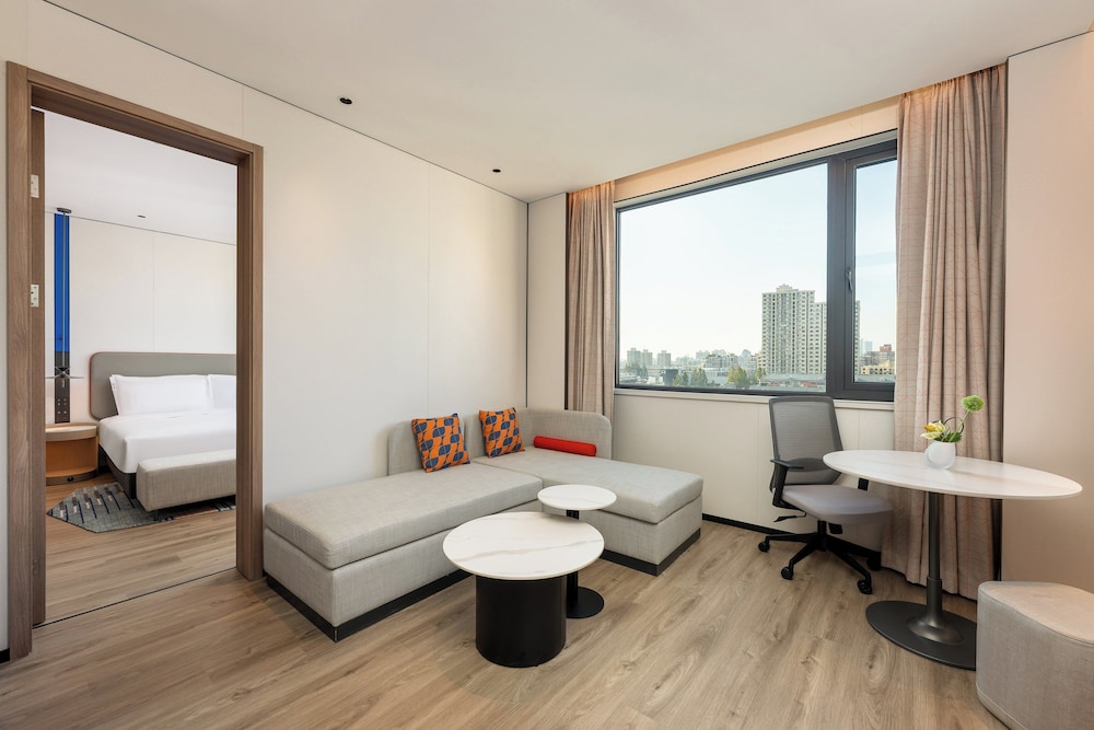Rezen Select Huajing - carbon neutral hotel in Shanghai