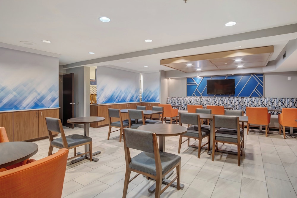 Holiday Inn Express Portland East Troutdale by IHG - photo 43
