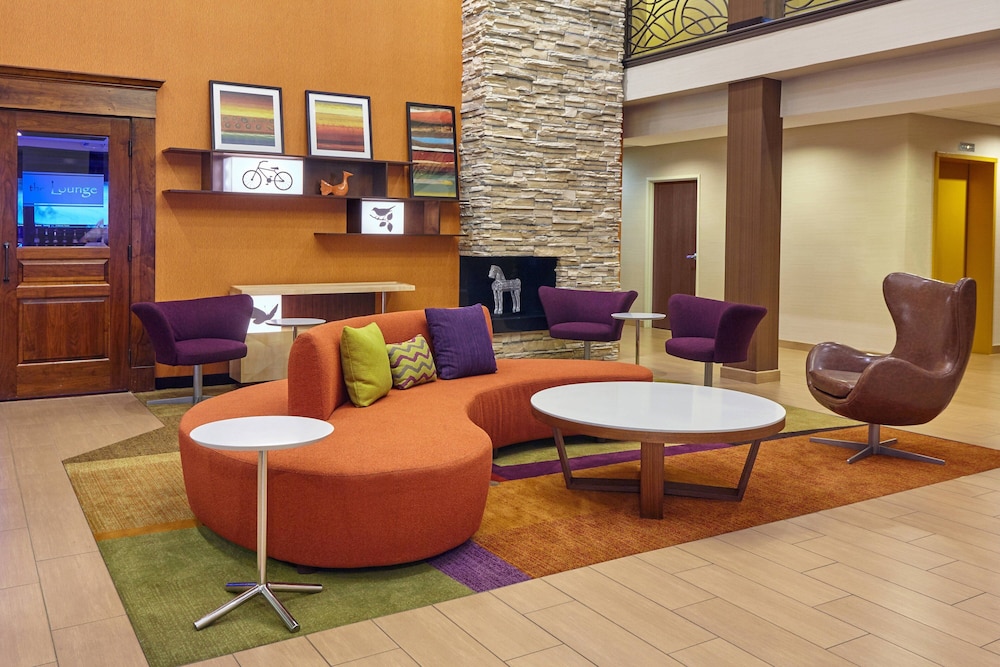 Fairfield Inn & Suites by Marriott Lombard - photo 2