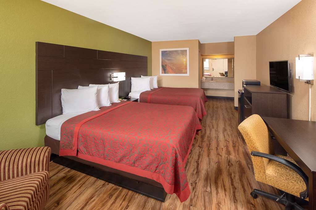 Days Inn by Wyndham Tupelo - photo 10