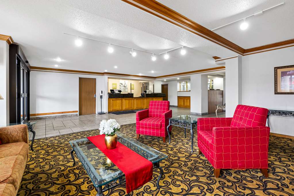 Quality Inn near Monument Health Rapid City Hospital - photo 7