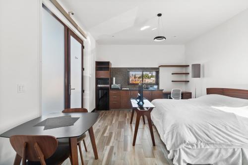MS Suite Loft Accesible Ubicadísimo Carretera 57 105A — 4-Star Luxury Hotel in Queretaro, Mexico