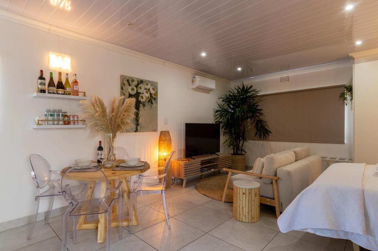 Stylish Spacious Studio Apartment Opposite Green Point Park