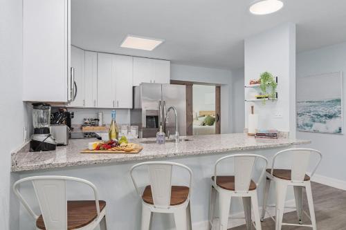 Blue Sky Beach Escape beach pool and relaxation in Fort Myers Beach, United States