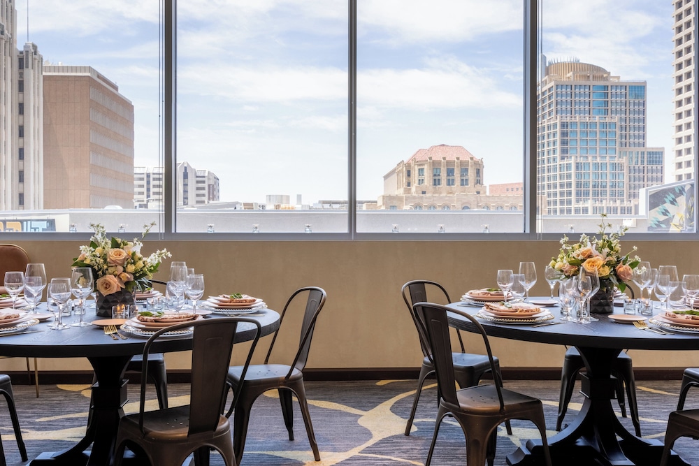 Kimpton Hotel Palomar Phoenix Cityscape by IHG - photo 150