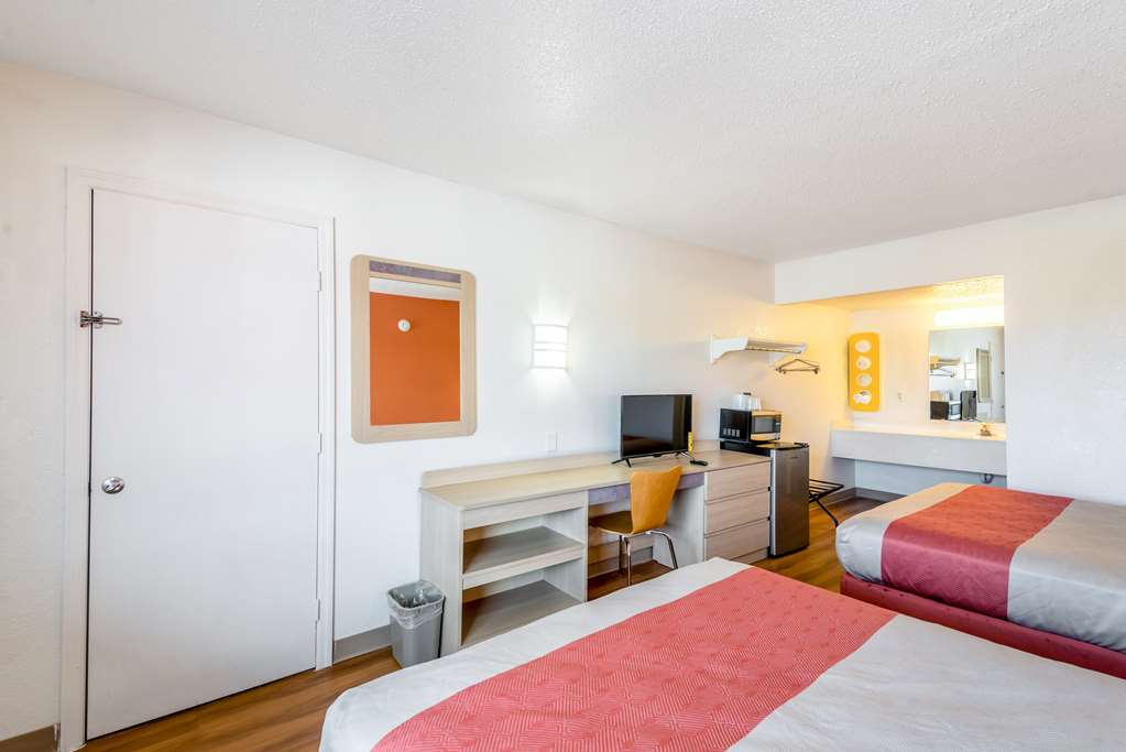 Motel 6 Anniston AL - photo 15
