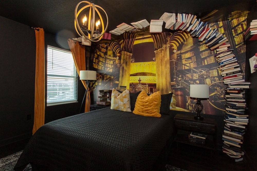 Magical Muggle Mansion Pool & Spa Sleeps 23 - photo 46