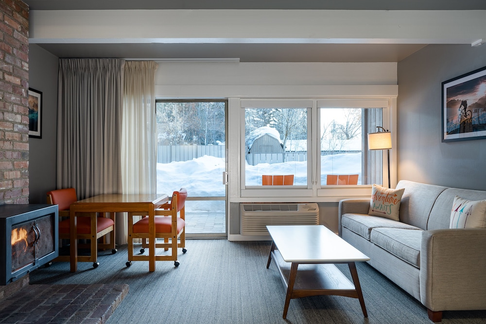 Tamarack Lodge - photo 14