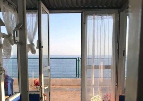 The Beach Hut with Lazy spa — hotel in Adra