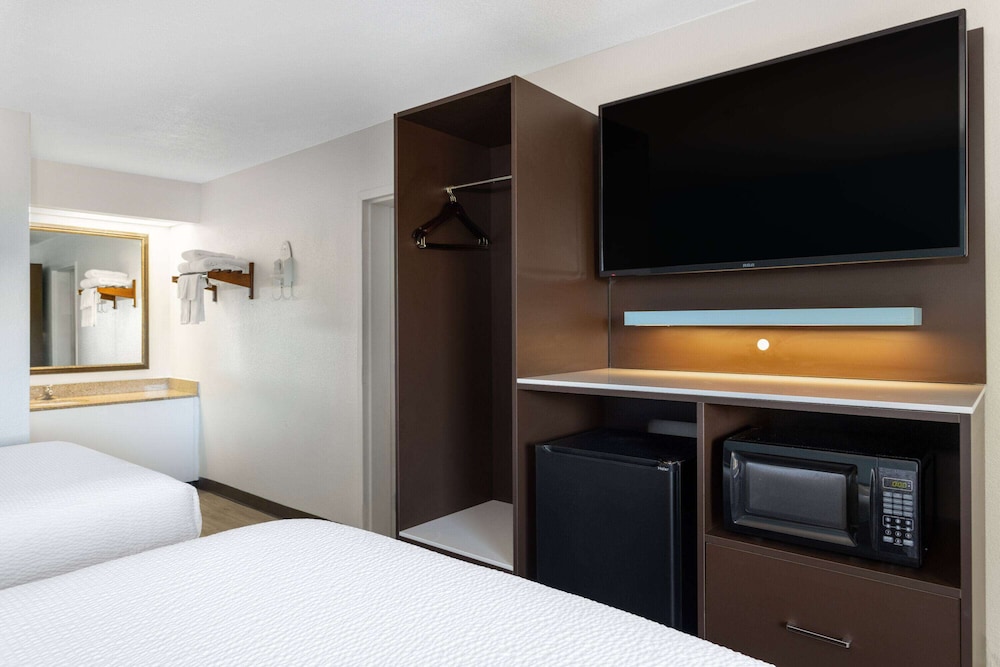 Studio 6 Suites Jacksonville NC - photo 12