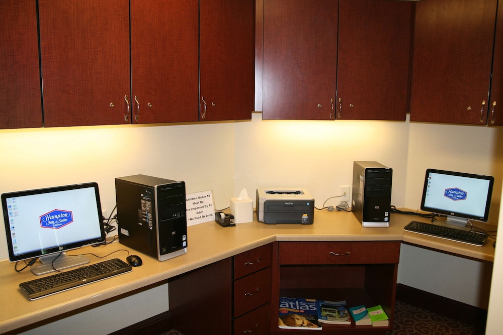 Hampton Inn & Suites Brookings - photo 36