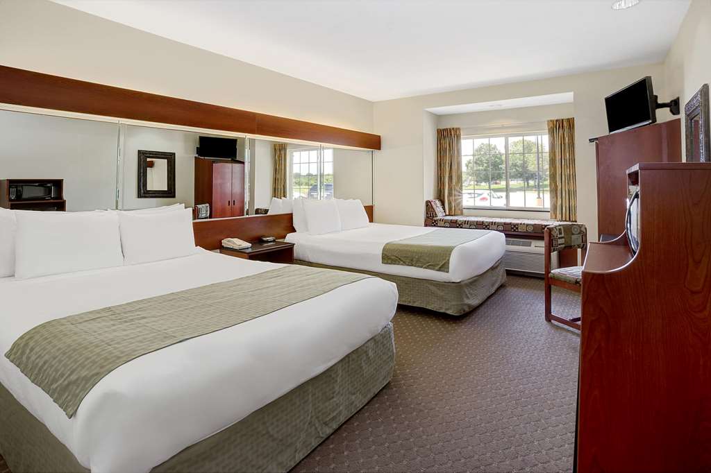 Microtel Inn & Suites by Wyndham Indianapolis Airport - photo 5