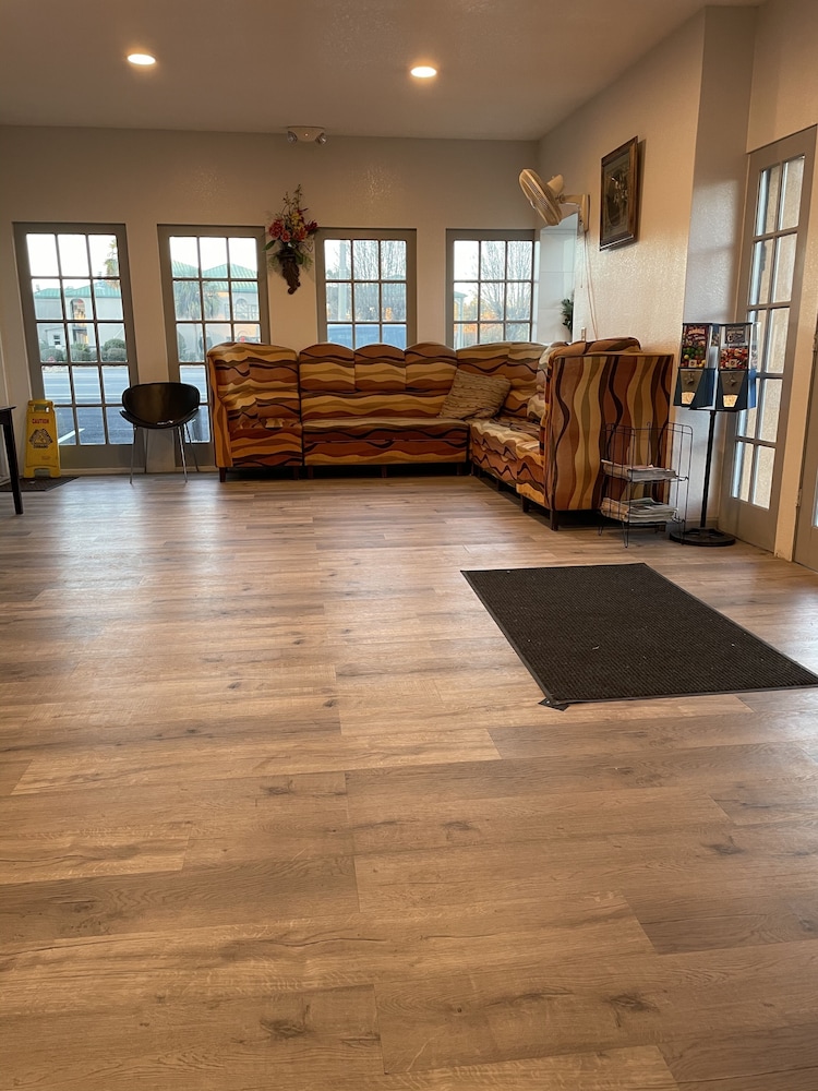 Capital Inn - photo 3