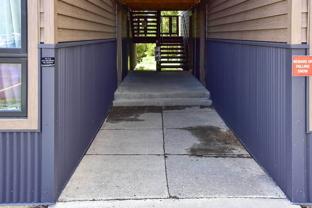 Prismatic Mountain Studio Less Than 1 Mi to Big Sky Resort - photo 11