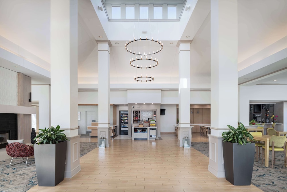 Hilton Garden Inn St. Charles - photo 3