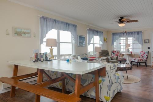 The Beach Fact Oar by Oak Island Accommodations - photo 23