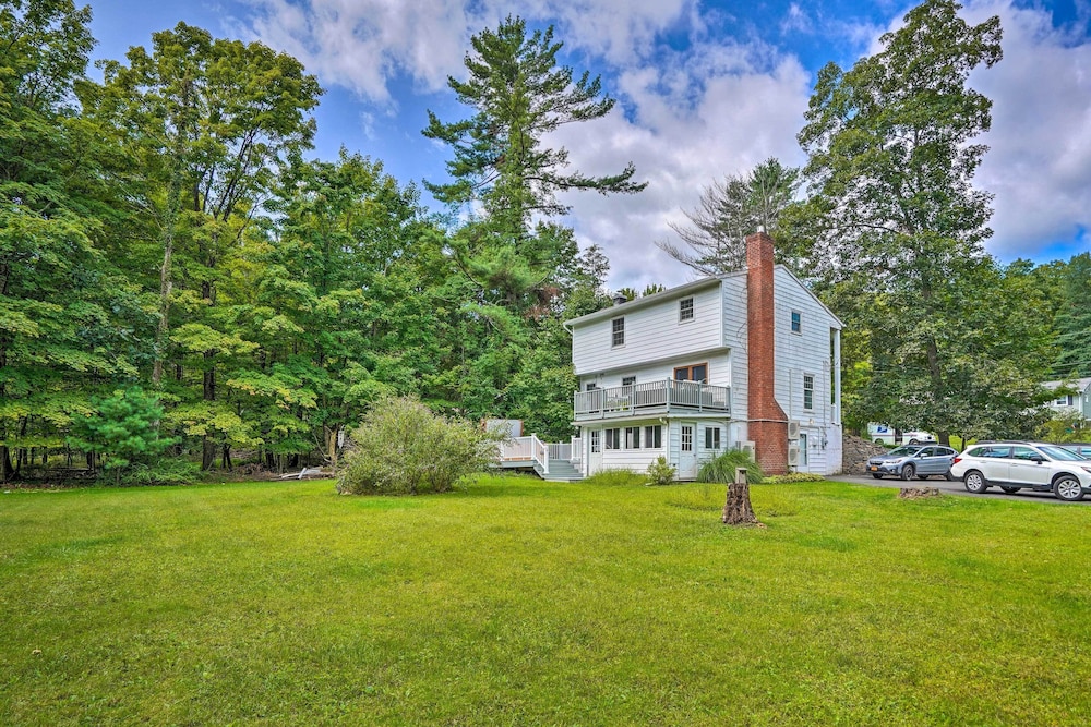 Woodstock Getaway with Hot Tub about 2 Mi to Dtwn in Woodstock, United States