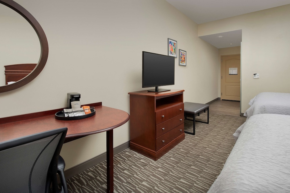 Hampton Inn & Suites Lakeland South Polk Parkway - photo 10