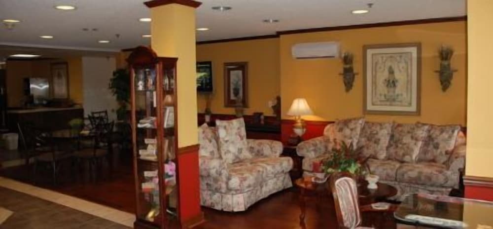 Patti's Inn & Suites - photo 5