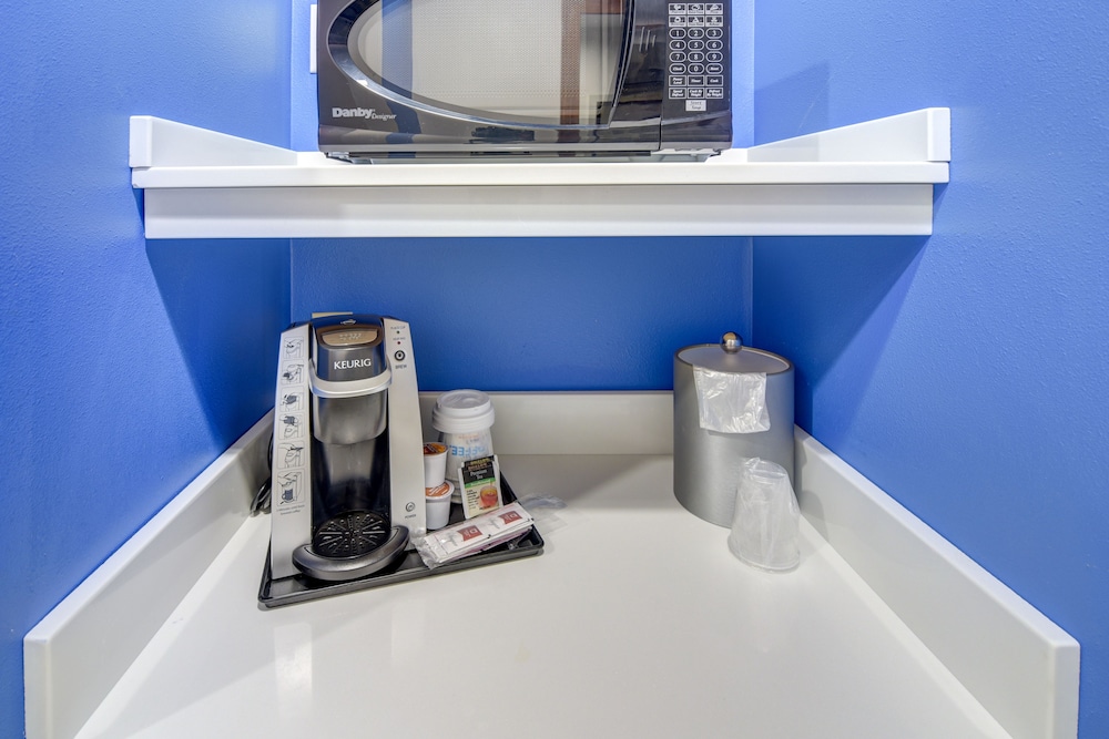 Holiday Inn Express & Suites Foley by IHG - photo 33