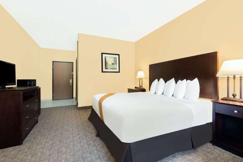 McPherson Inn By Oyo; I 135 - photo 39