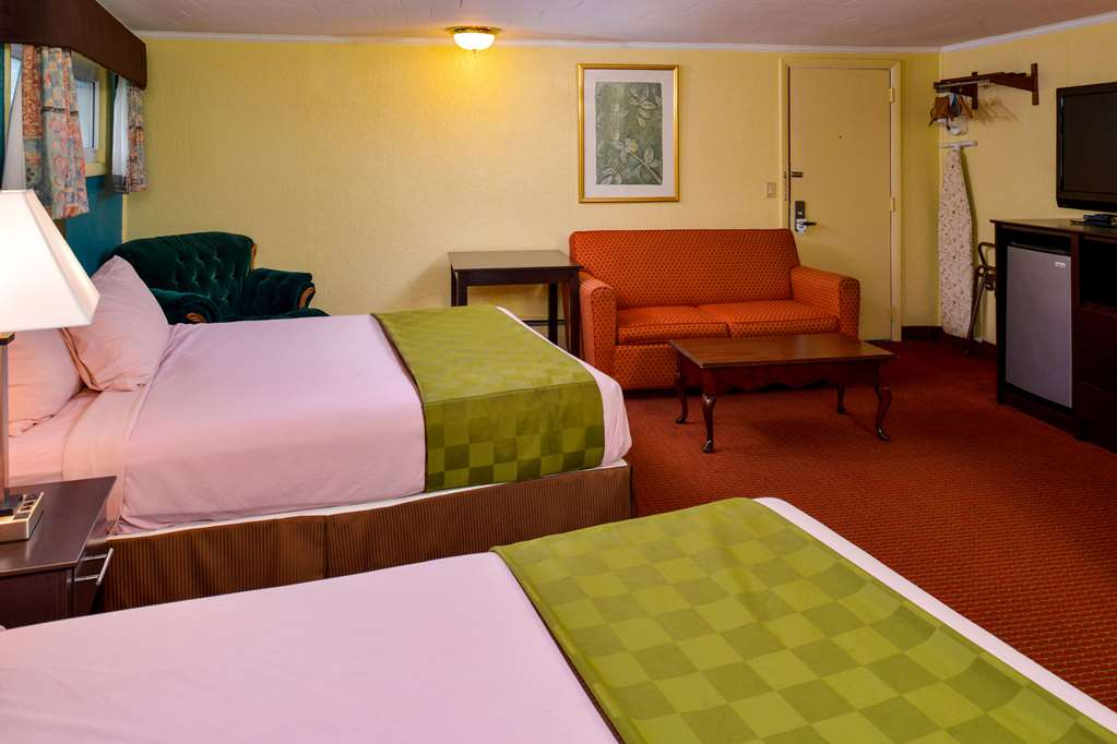 Rodeway Inn Orleans Cape Cod - photo 13