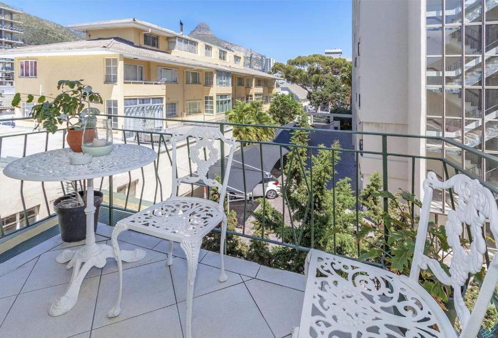 5 Oceantides Cosy Sea Point Apartments