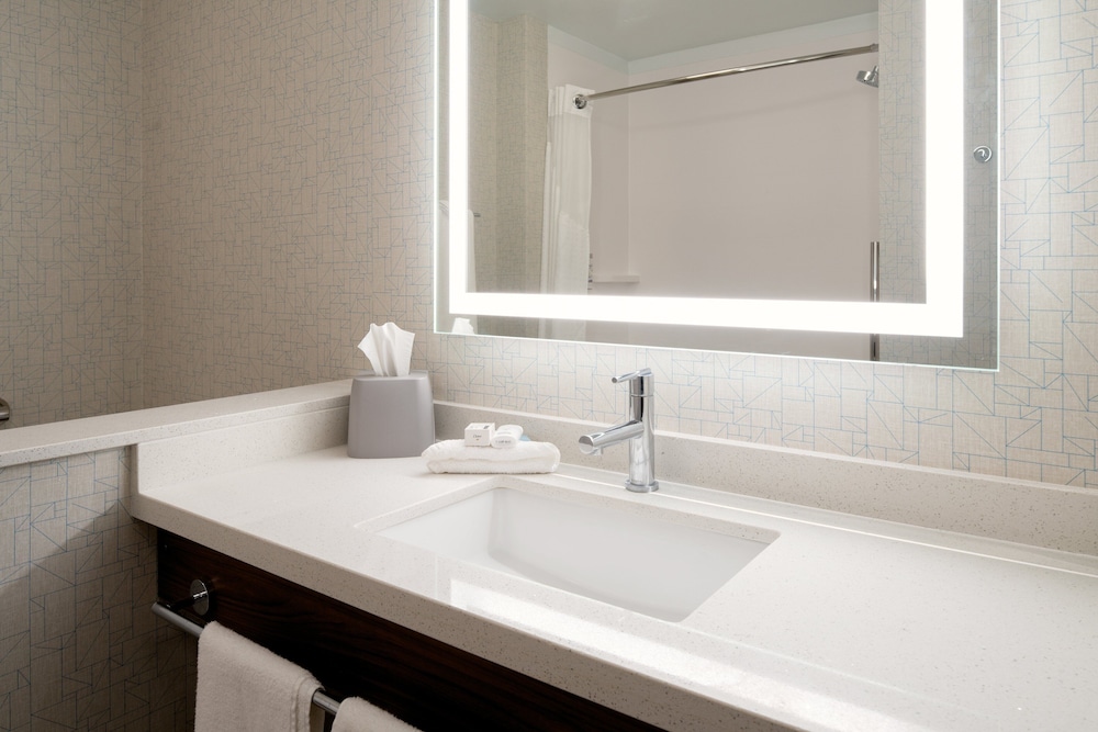 Holiday Inn Express & Suites Bullhead City by IHG - photo 26