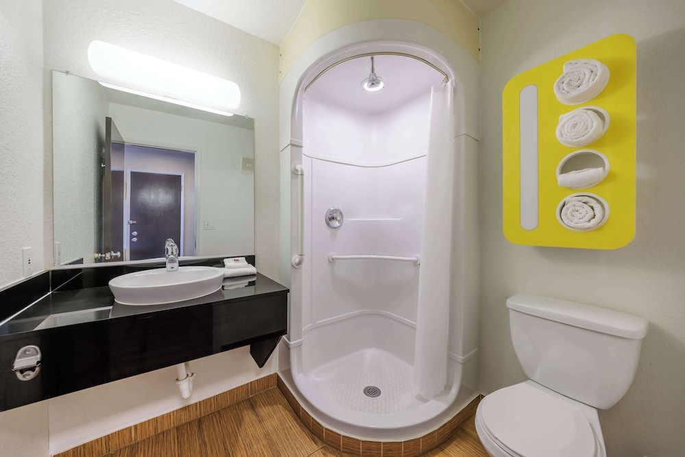 Studio 6 Seattle WA Sea Tac Airport South - photo 10