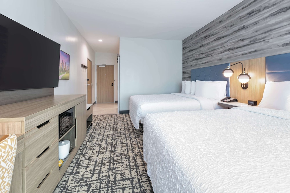 Hampton Inn & Suites by Hilton Shenandoah The Woodlands - photo 13