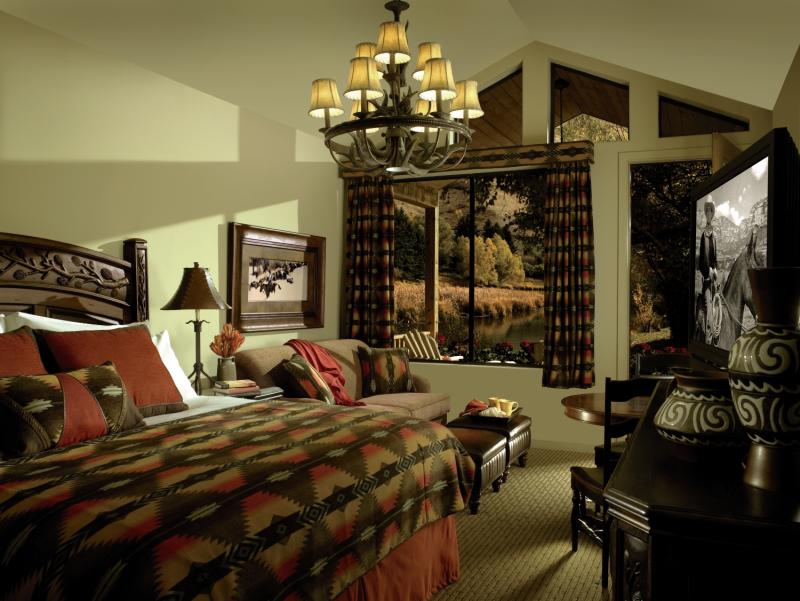 Rustic Inn Creekside