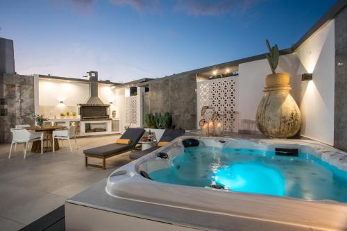 Chrispa Villa — 4-Star Luxury Hotel in Afantou, Greece