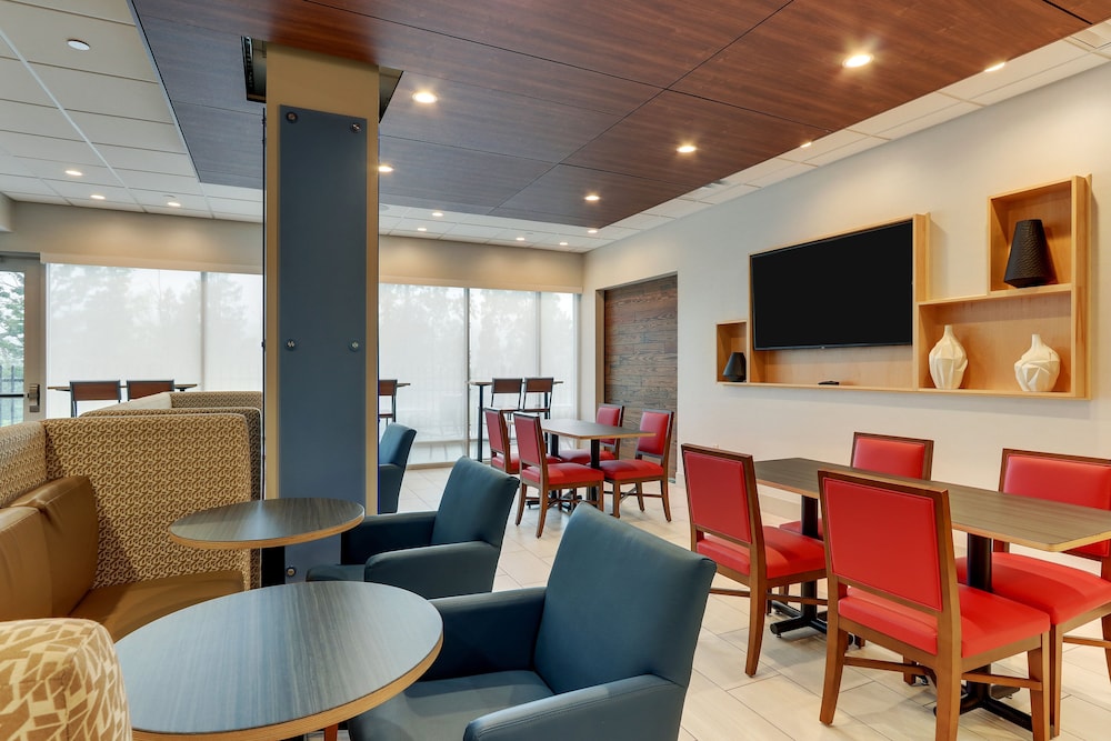 Holiday Inn Express & Suites Saugerties Hudson Valley by IHG - photo 52