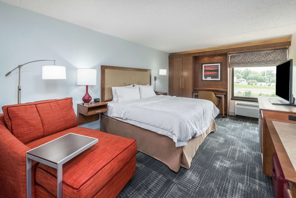 Hampton Inn Columbia - photo 13