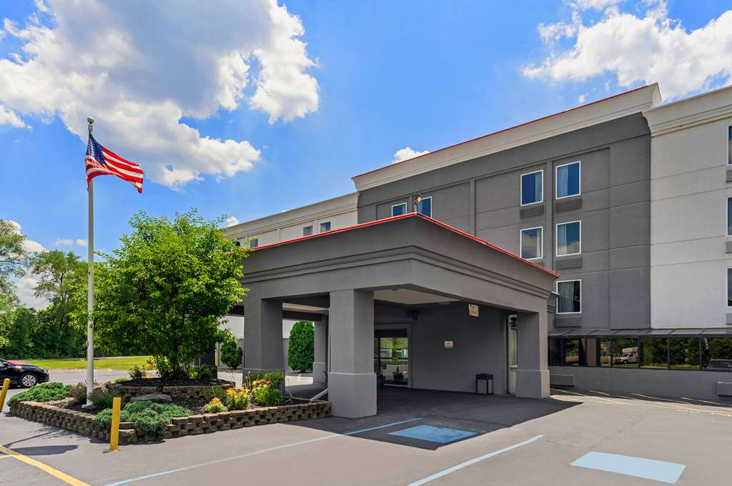 Red Roof Plus Easton - photo 2