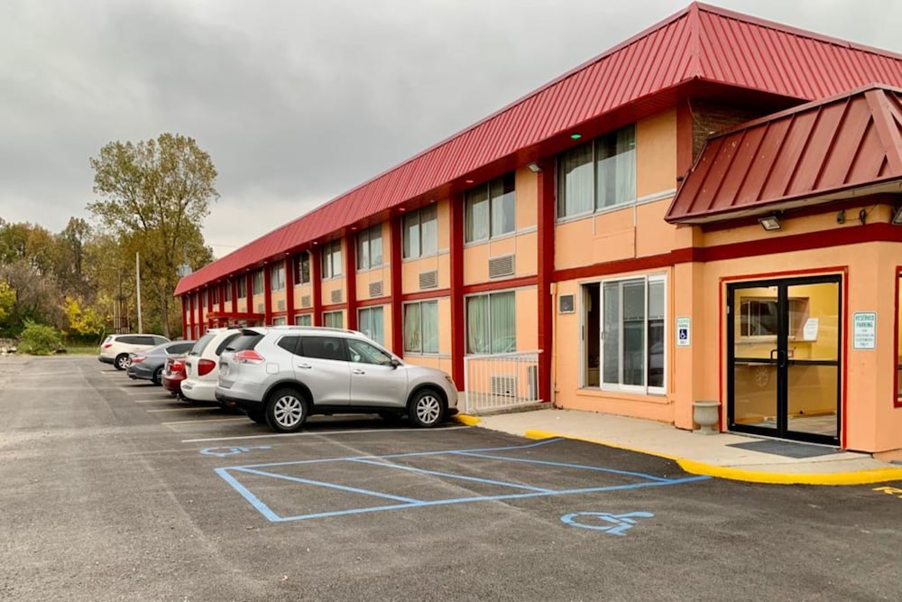 Red Carpet Inn & Suites Lima - photo 43