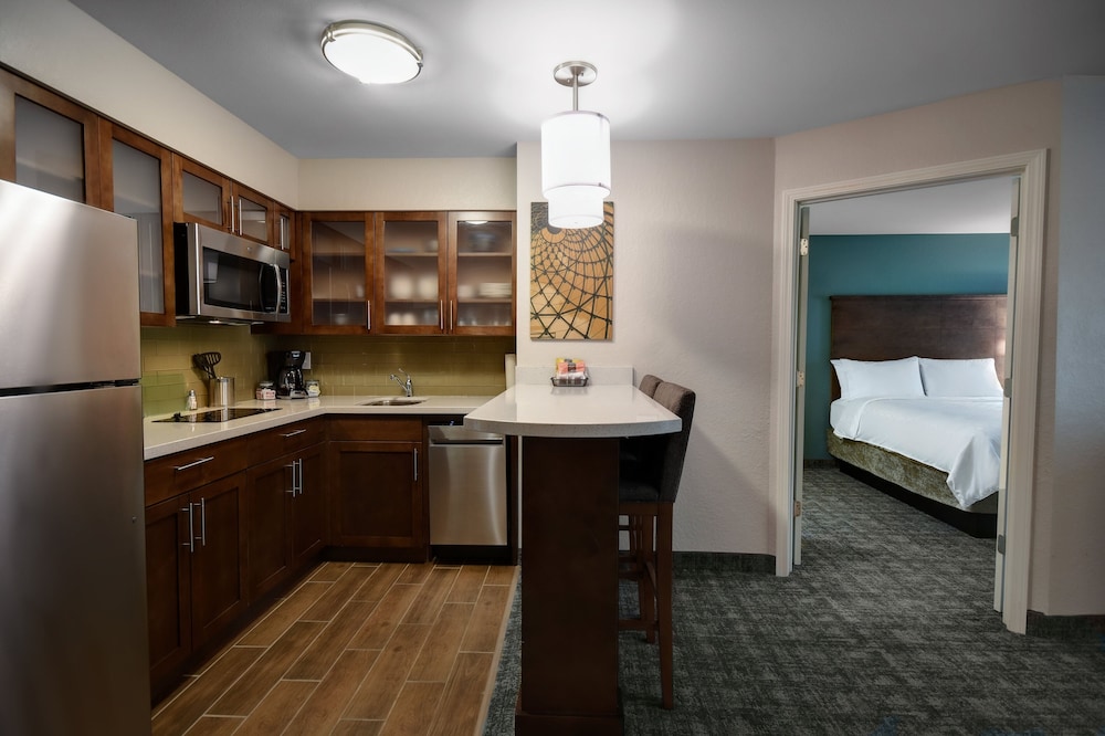 Staybridge Suites Holland by IHG - photo 10