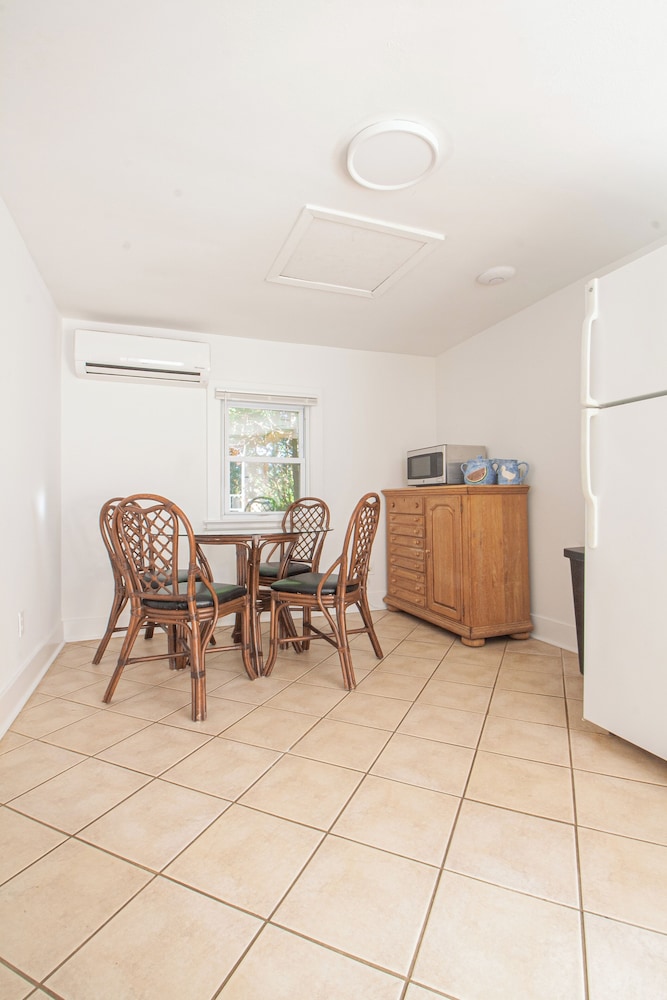 Hampton's Vacation Inn - photo 55