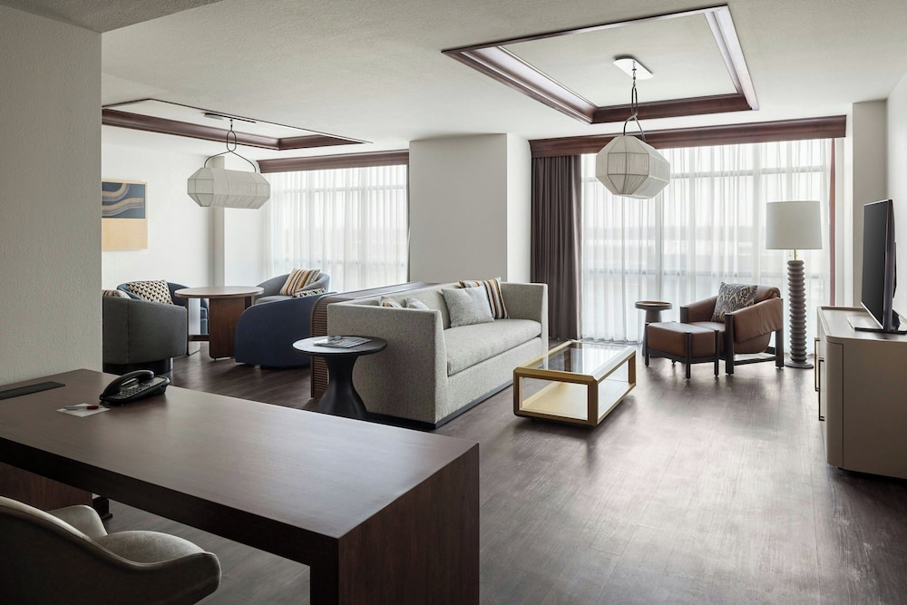 Bloomington Normal Marriott Hotel & Conference Center - photo 21
