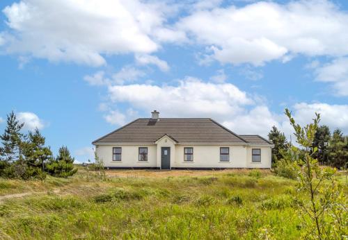Glynsk Pier Cottage — 4-Star Luxury Hotel in Cahir, Republic of Ireland