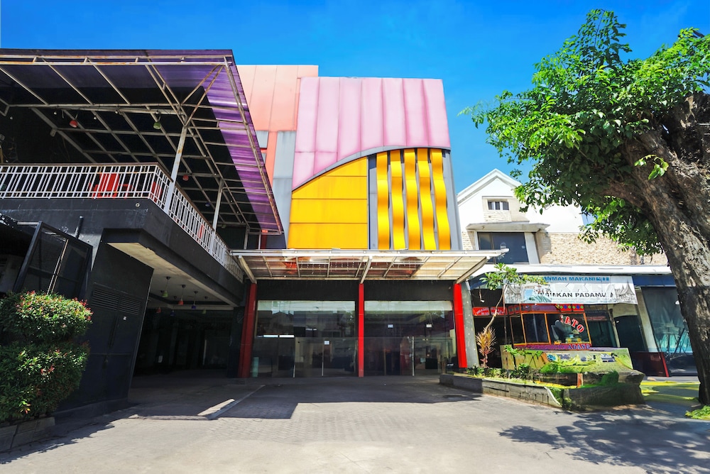 Townhouse Oak Malang Near Itn Malang Formerly Fariz Hotel Singosari — Malang