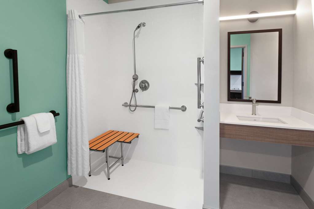 ECHO Suites Extended Stay by Wyndham Madison - photo 33