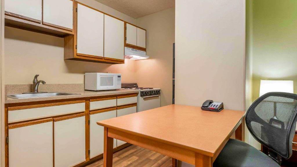 Studio 6 Extended Stay Indianapolis IN North Carmel - photo 20